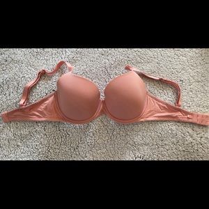 PINK wear everywhere t-shirt lightly lined bra